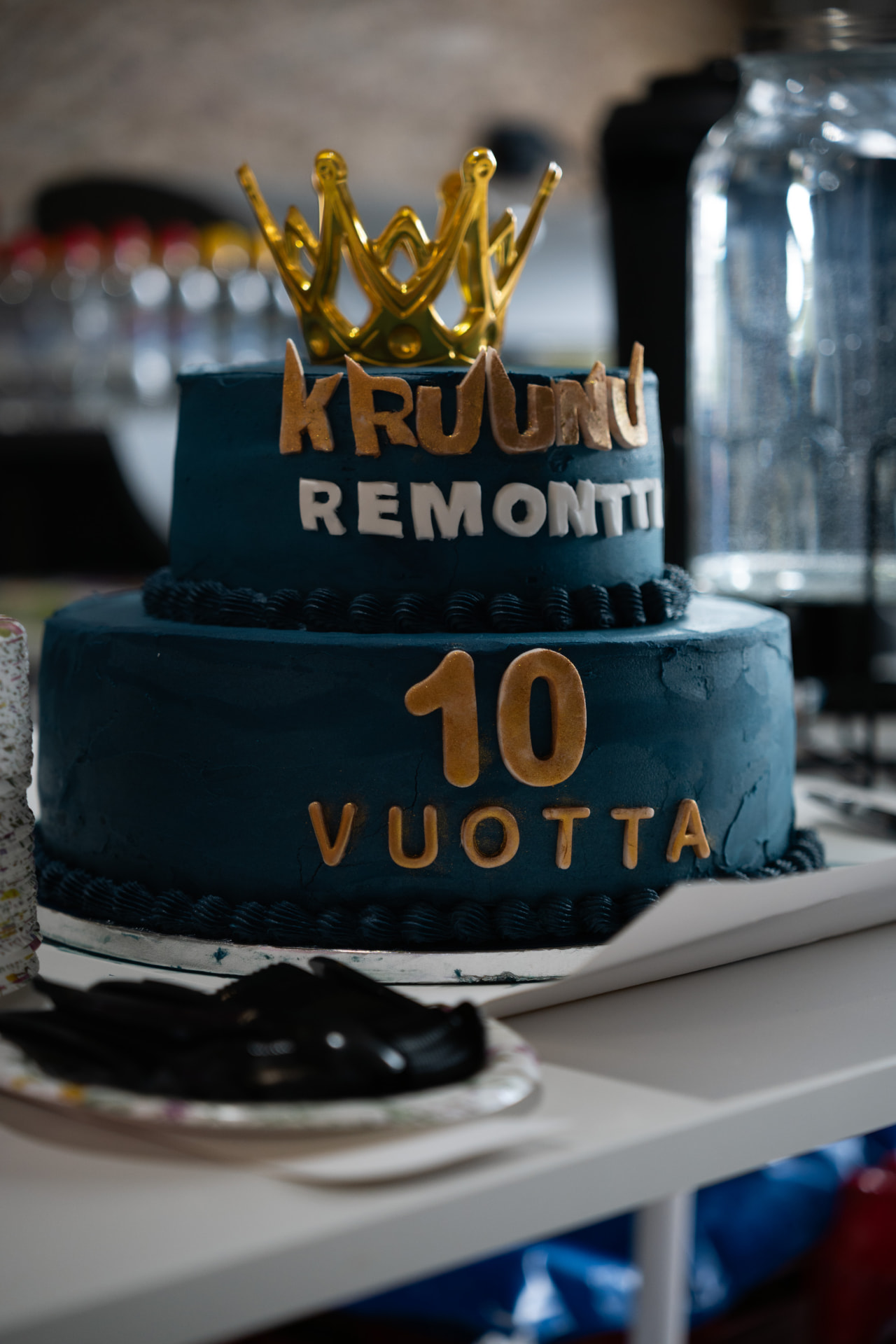 Kruunuremontti 10 vuotta -juhlakakku